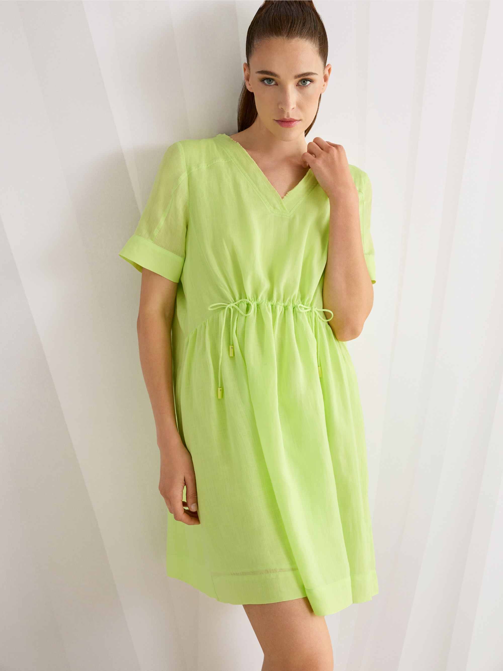 Robe à manches courtes en ramie avec franges