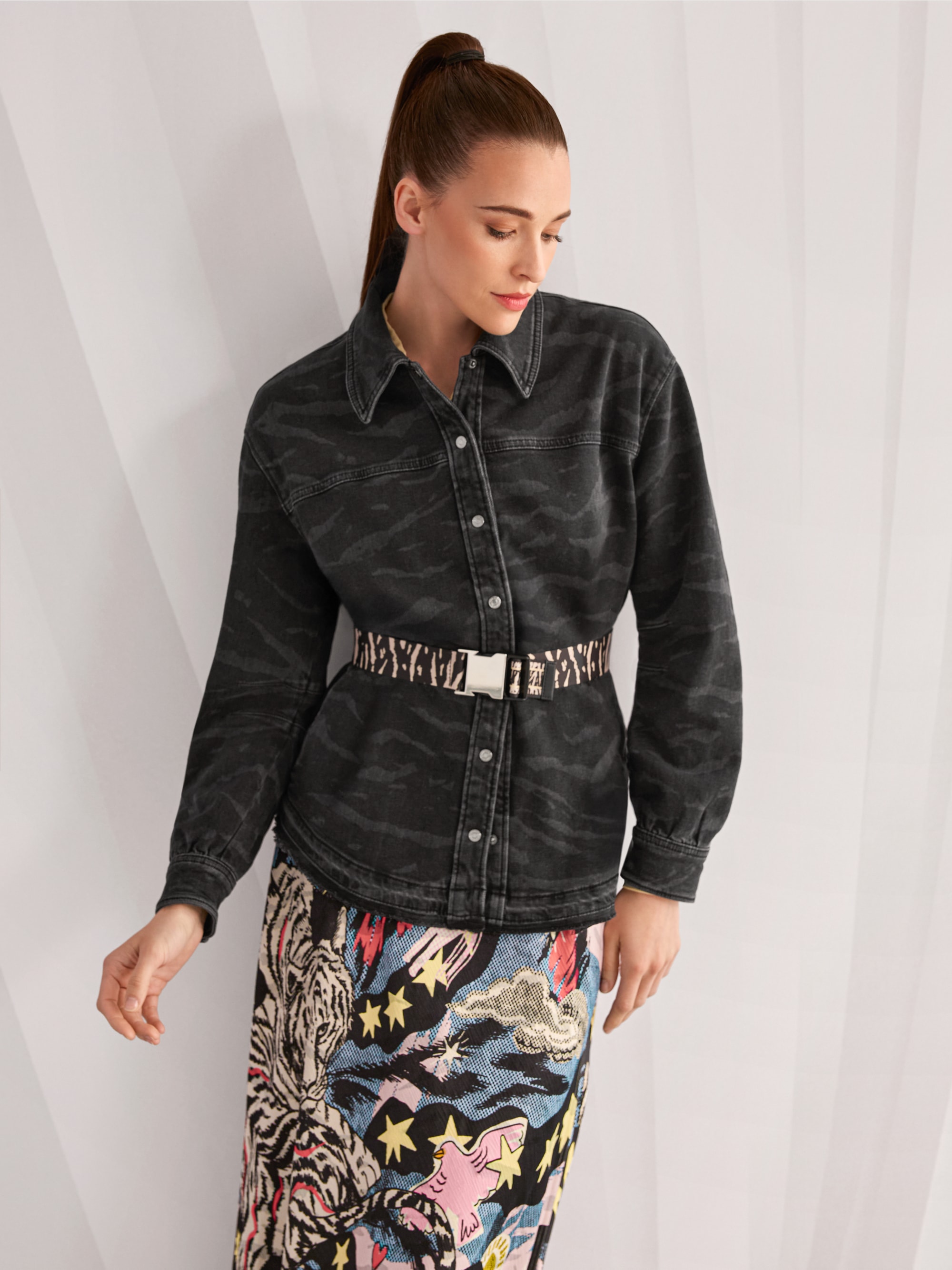 Chemisier en denim avec imprimé animalier