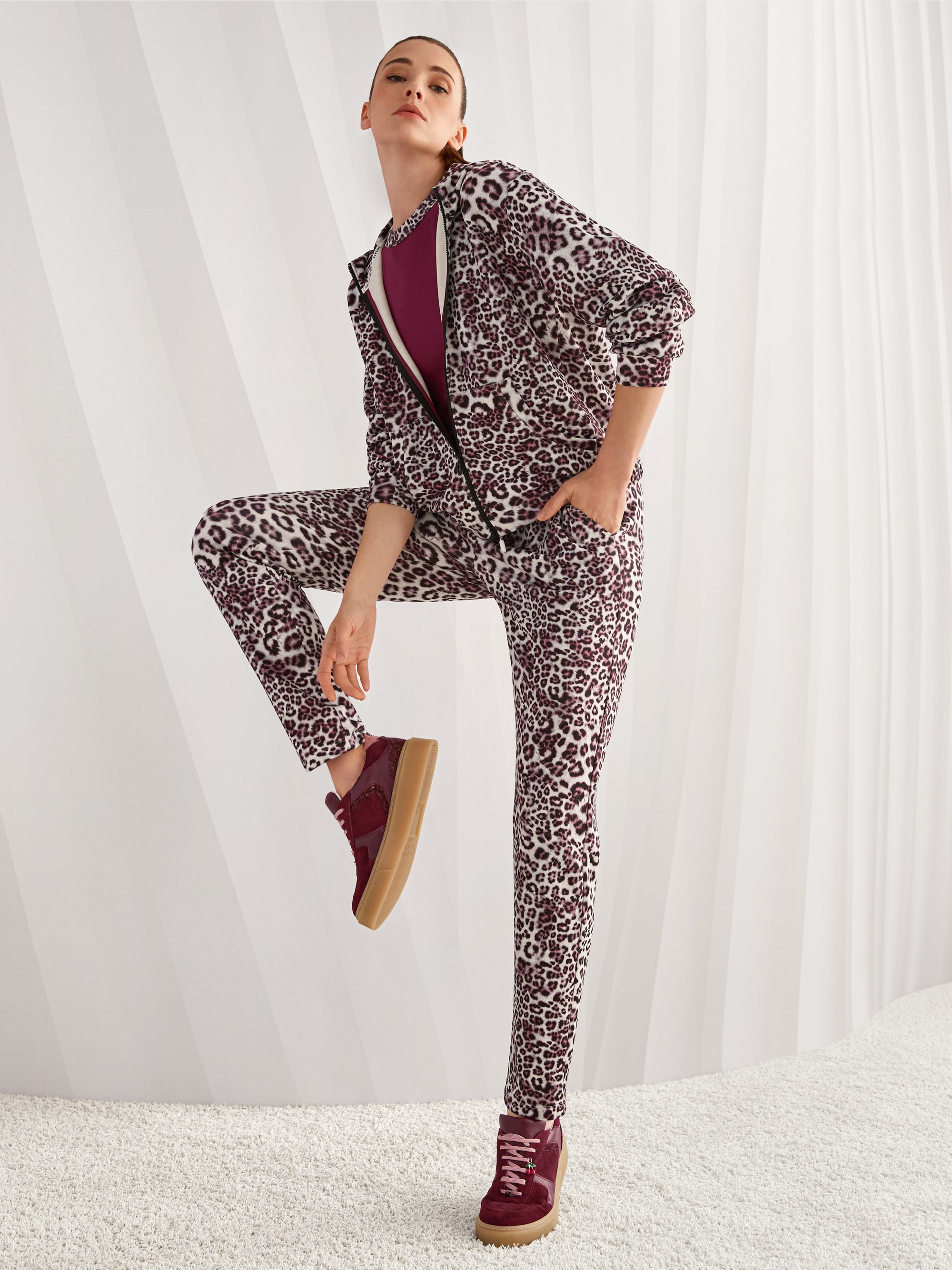 FOCHA trousers with leopard print