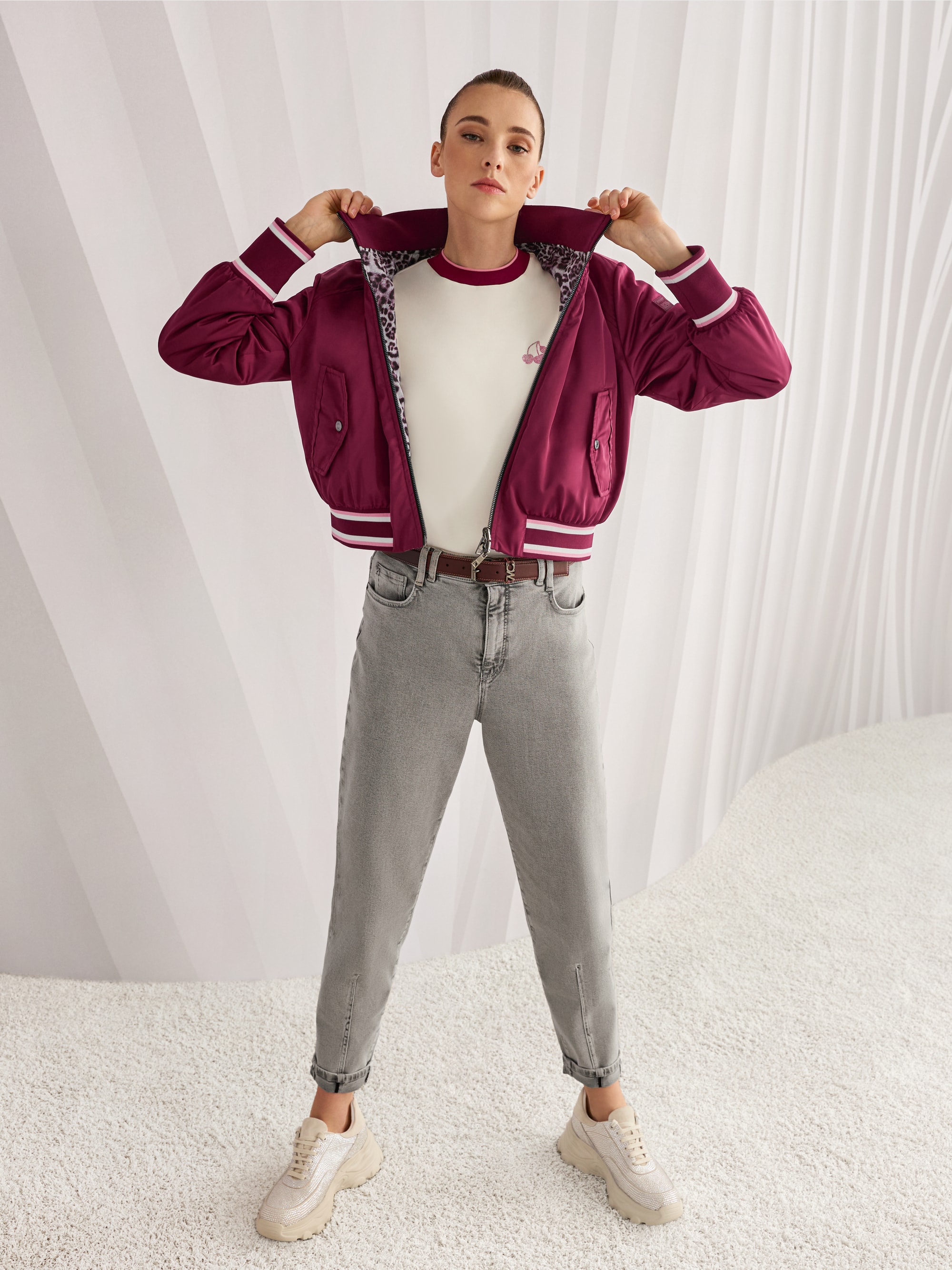 Chunky trainers with rhinestones