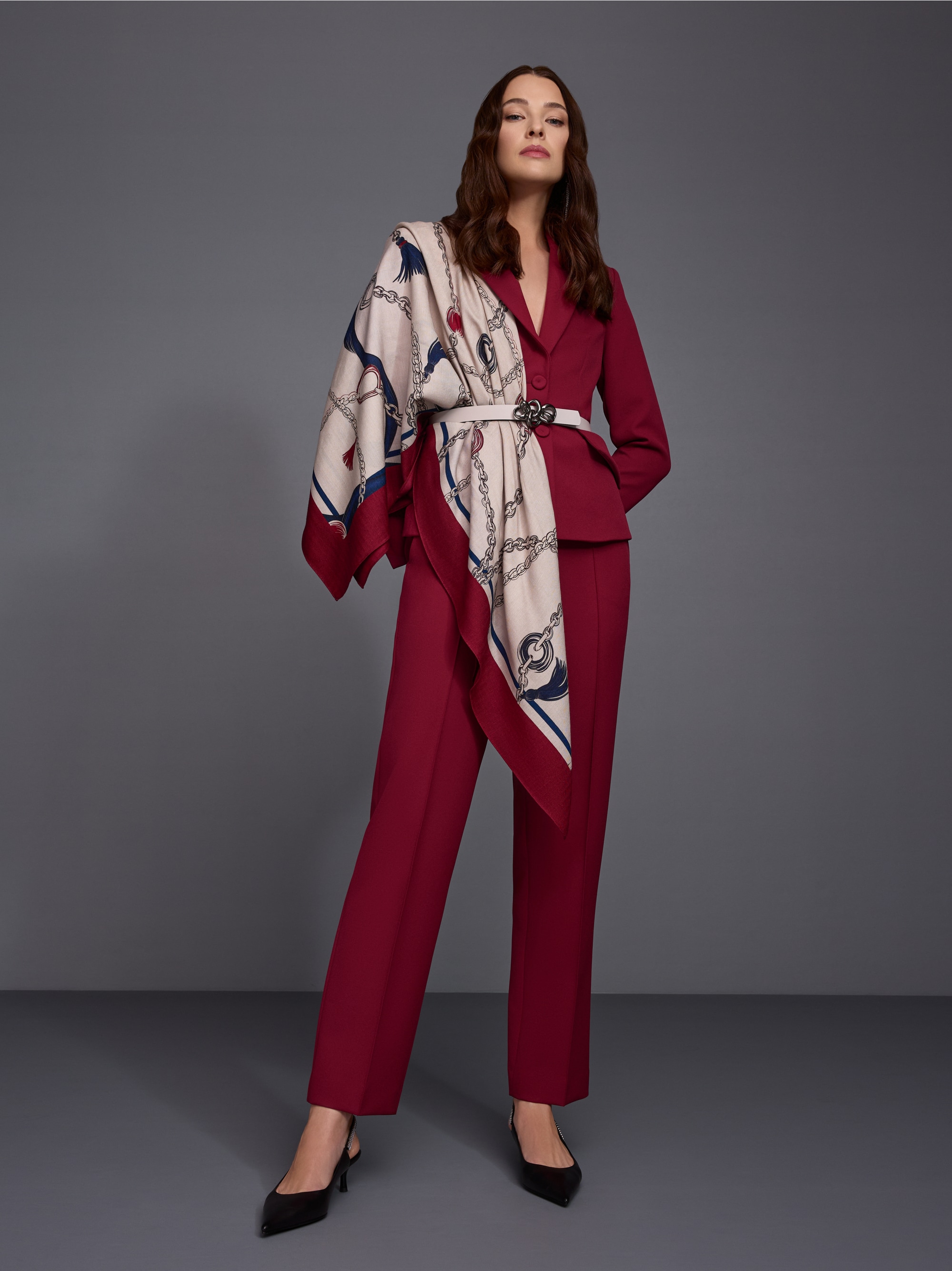 Wool-silk scarf with chain print