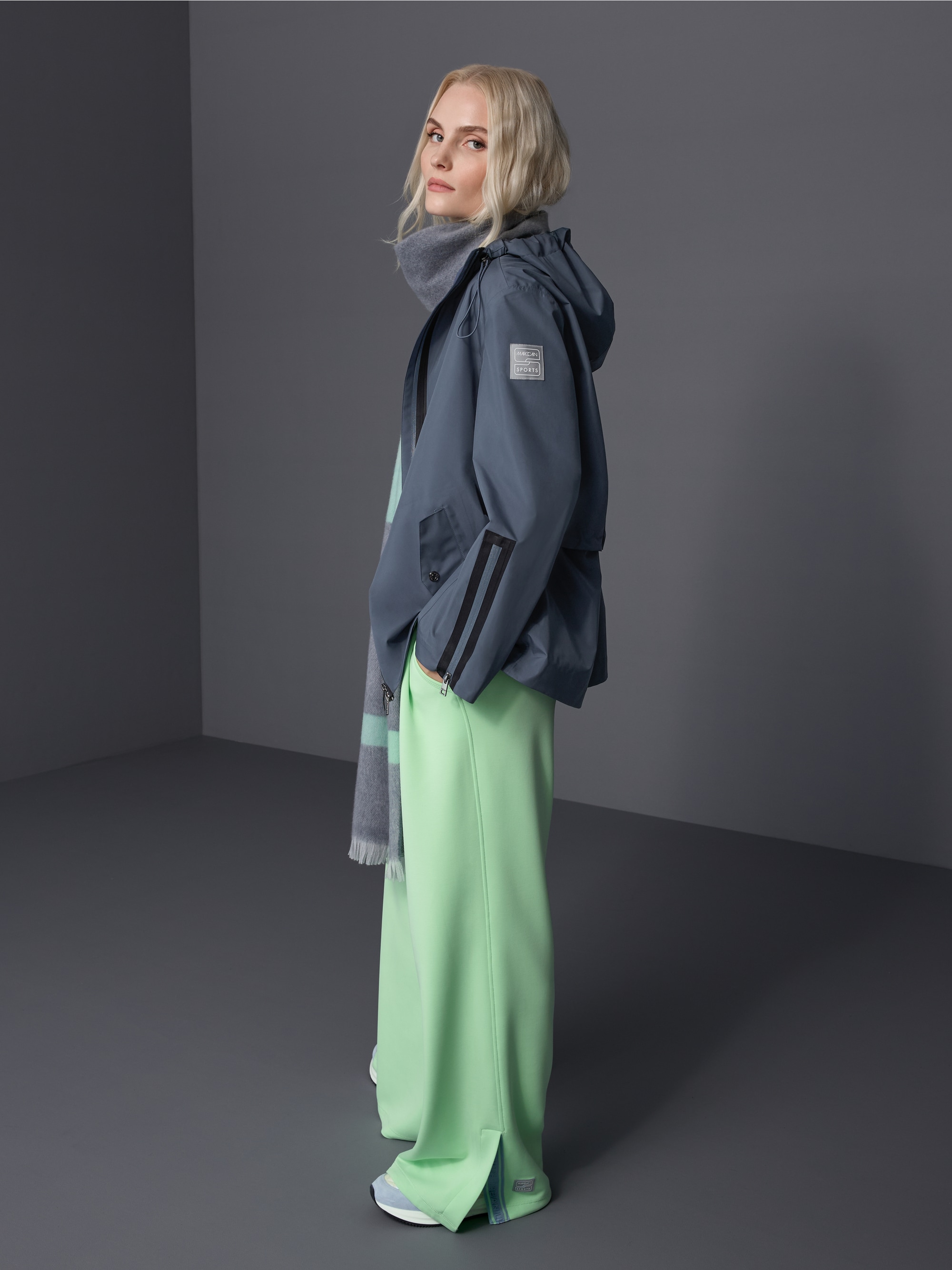 Lightweight outdoor jacket