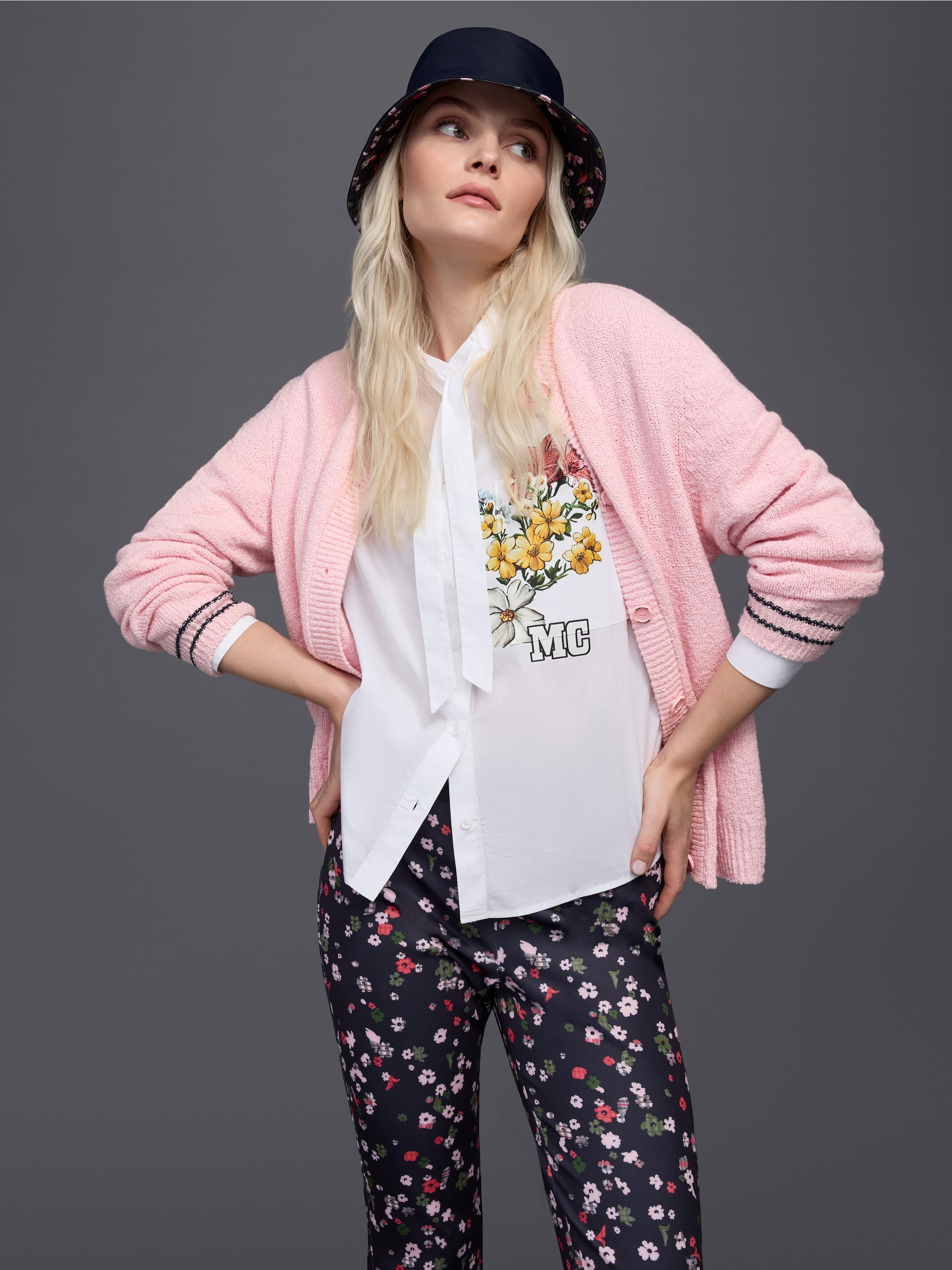 Cardigan uni tricoté en Allemagne