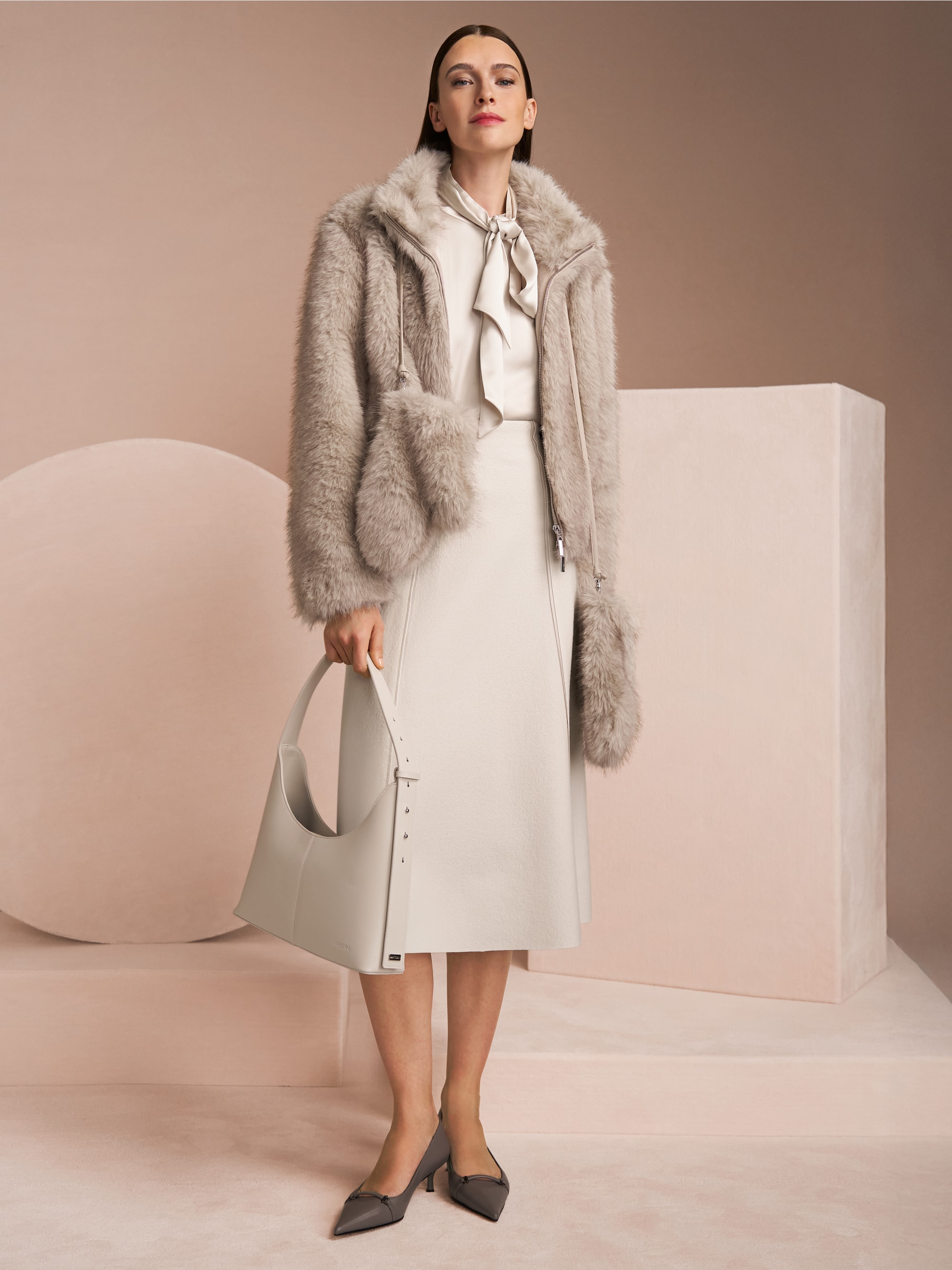 Feminine blouse with bow