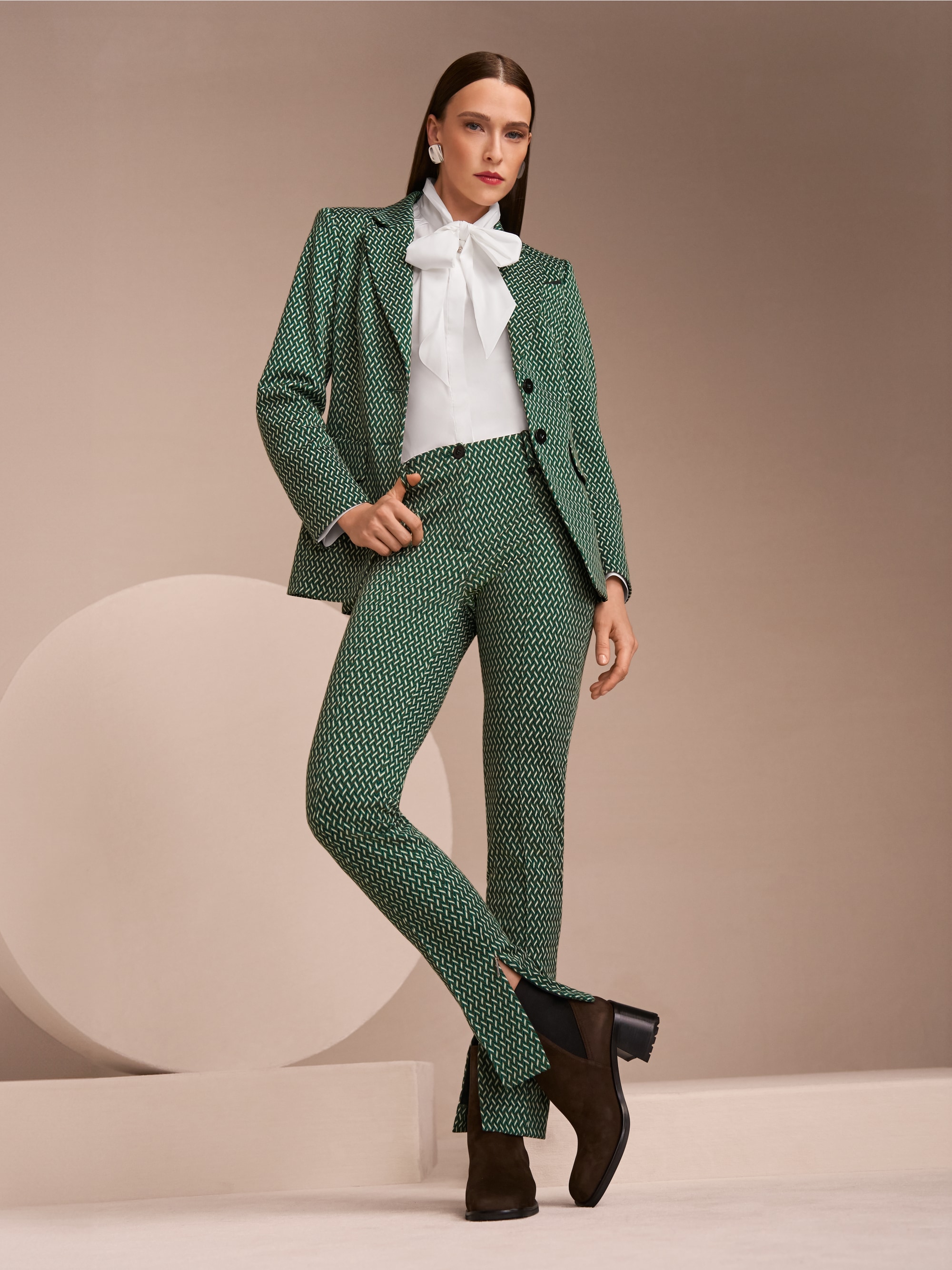 Blouse à col lavallière en coton stretch
