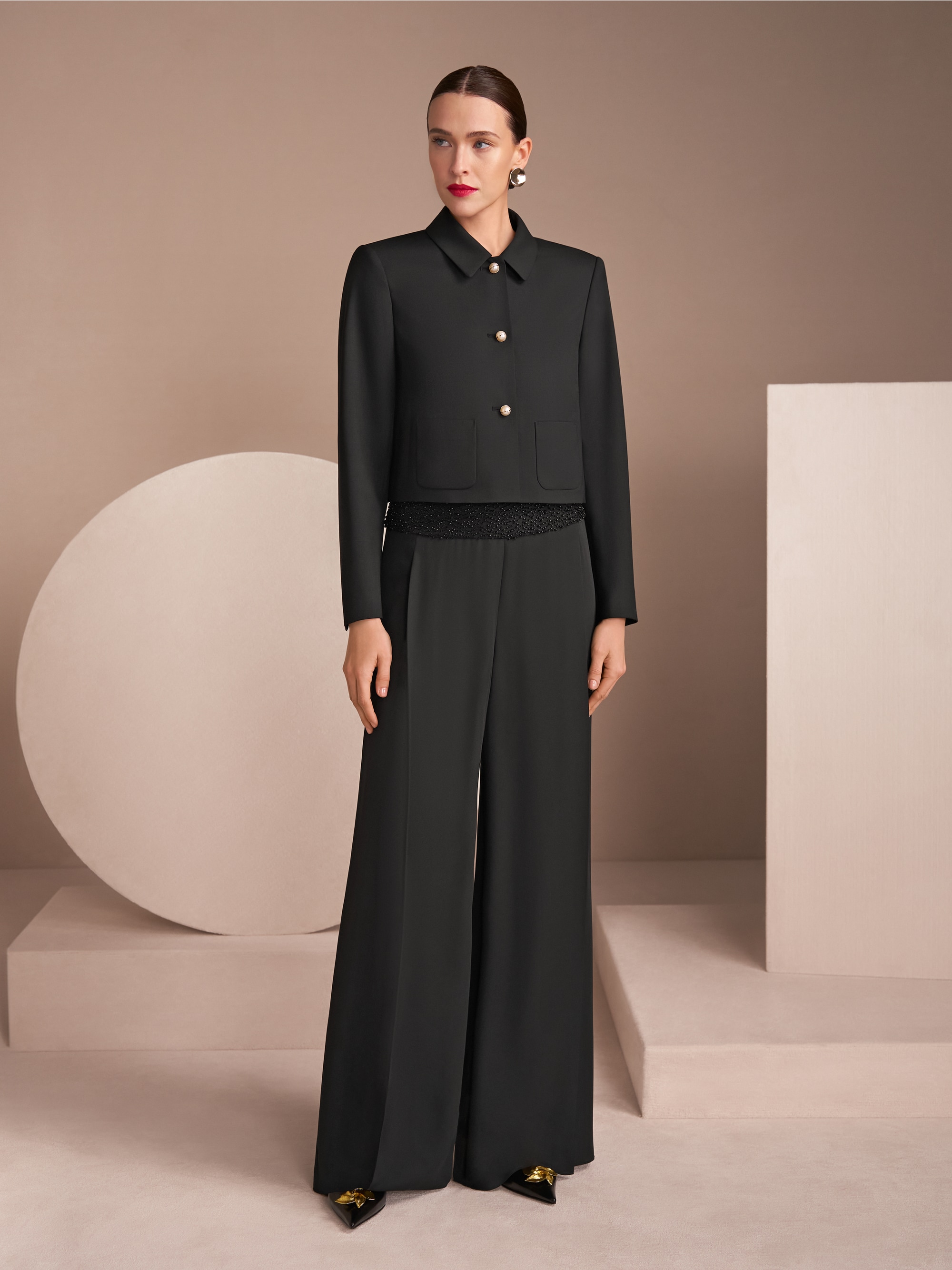 Elegante Jacke mit Perlen-Knöpfe