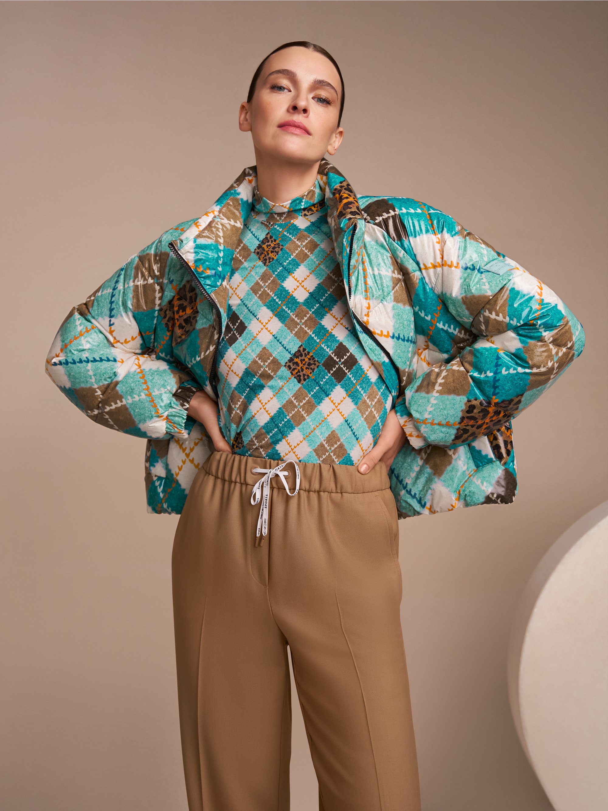 Padded argyle pattern outdoor jacket