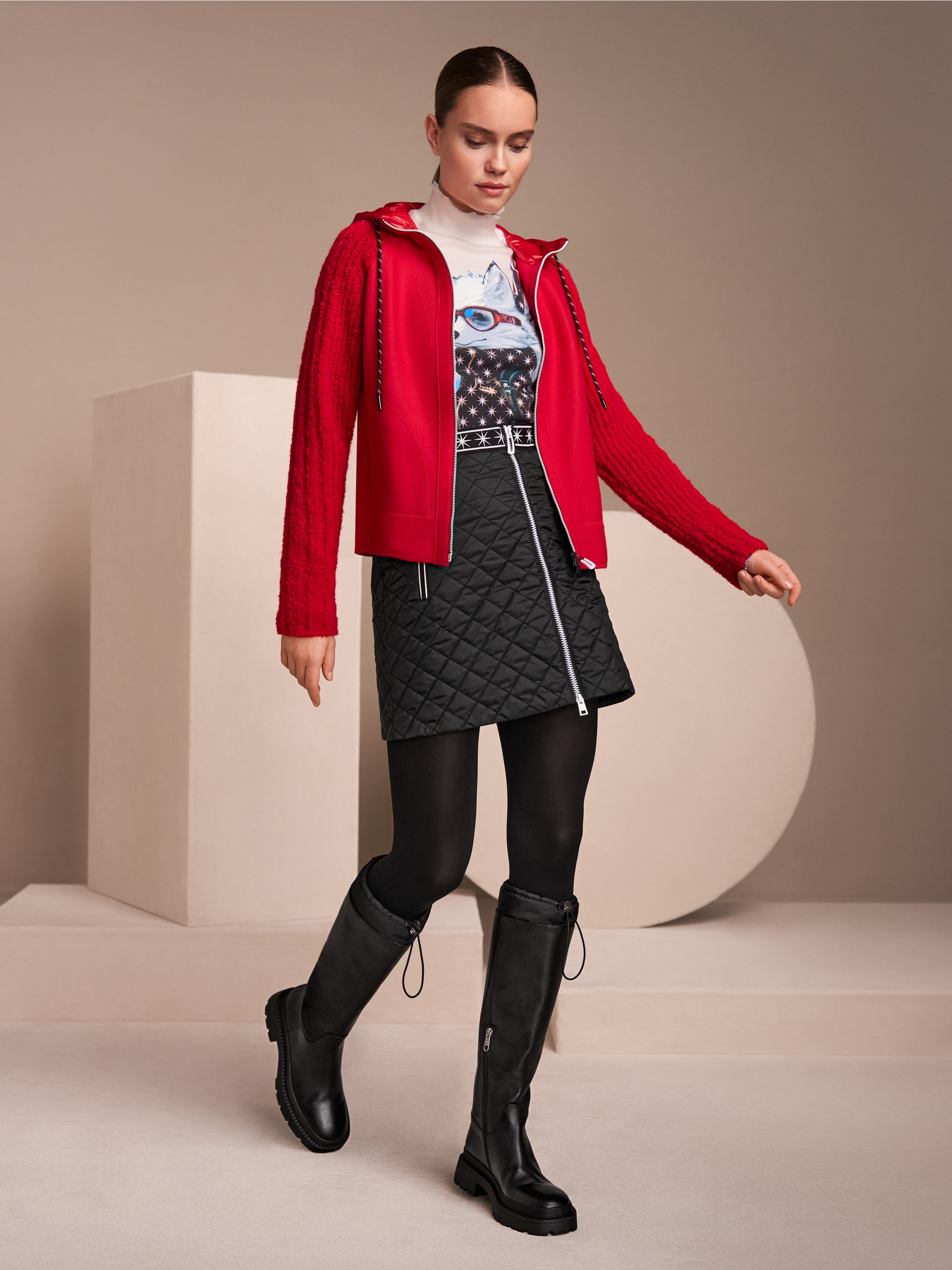 Long-sleeved shirt with turtleneck