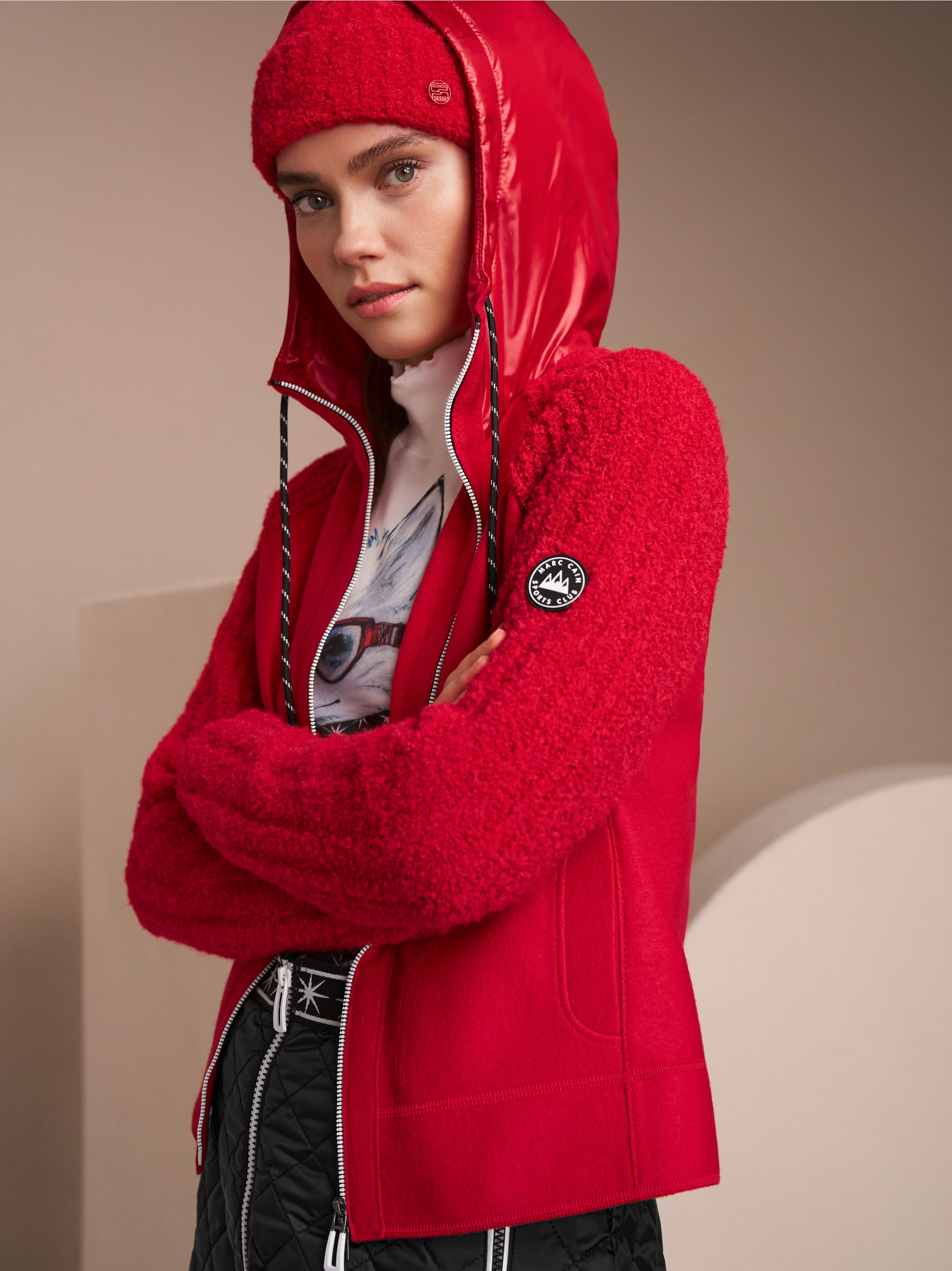 Elegant knitted hat with cashmere
