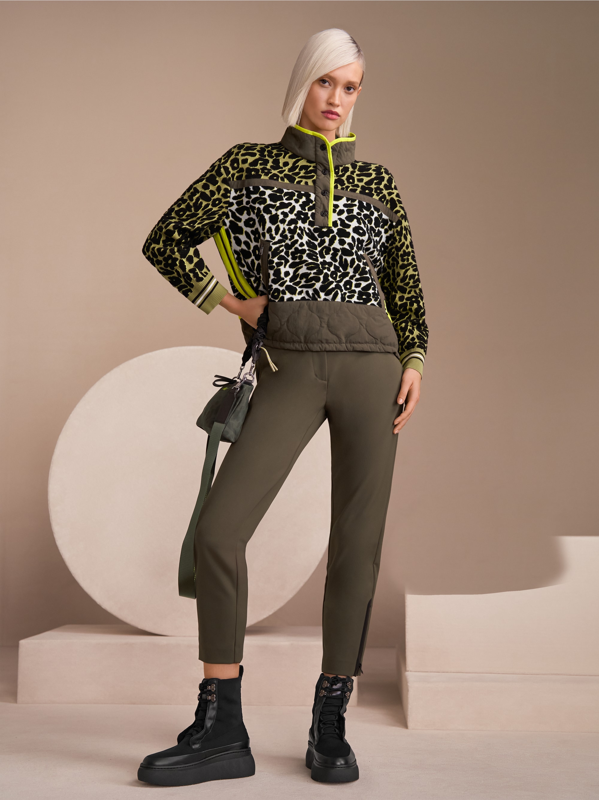 Bottines à lacets avec semelle compensée