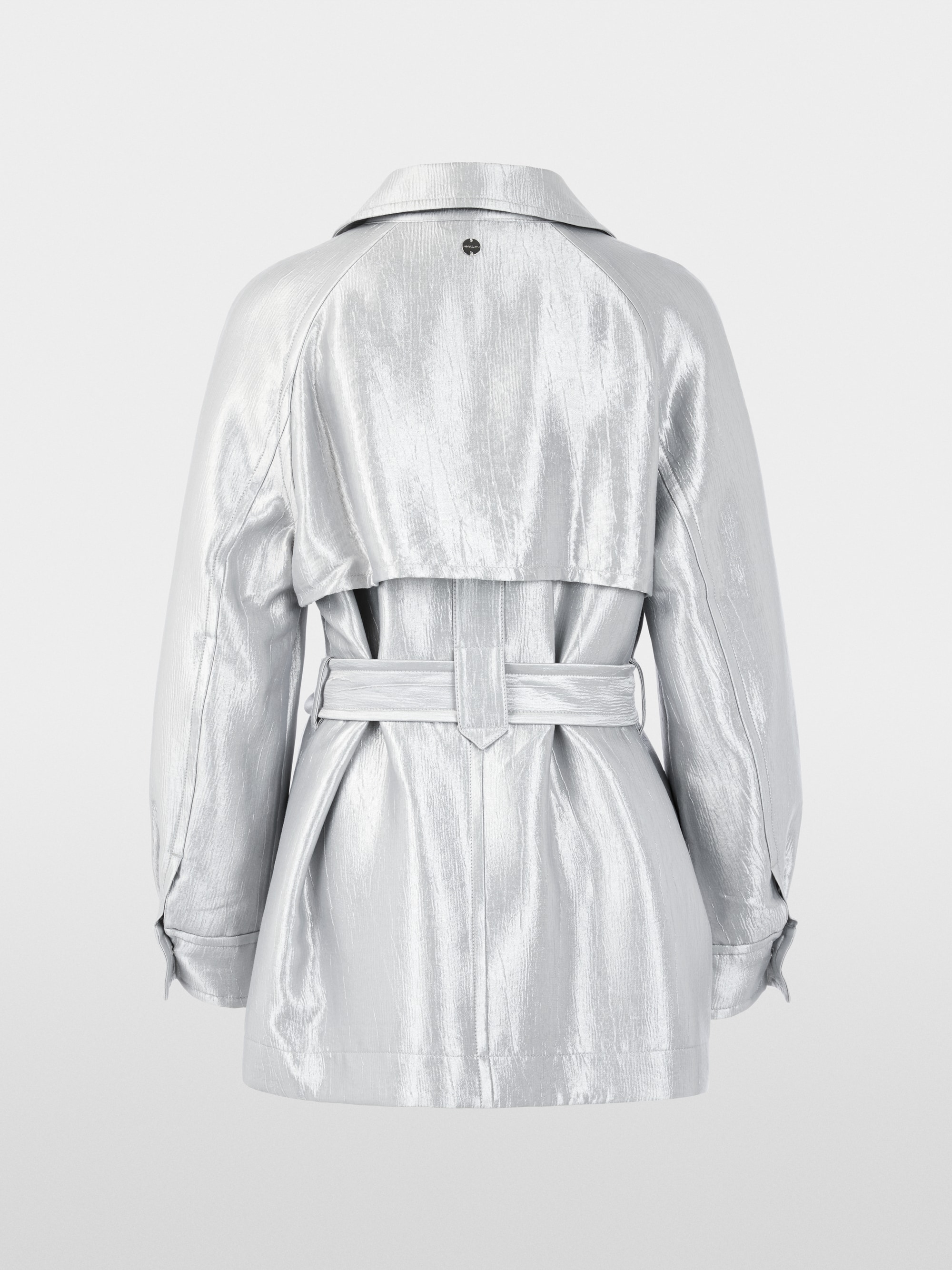 Lightweight outdoor jacket with shimmer