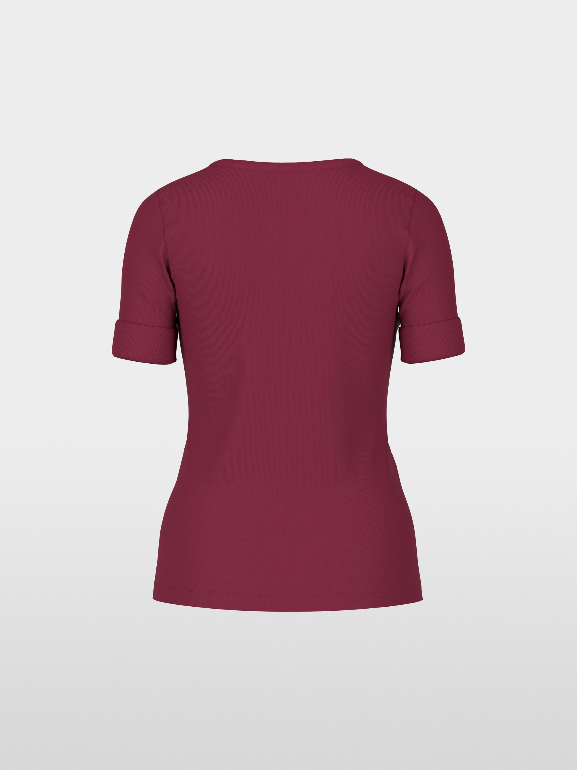 T-shirt with half-length sleeves