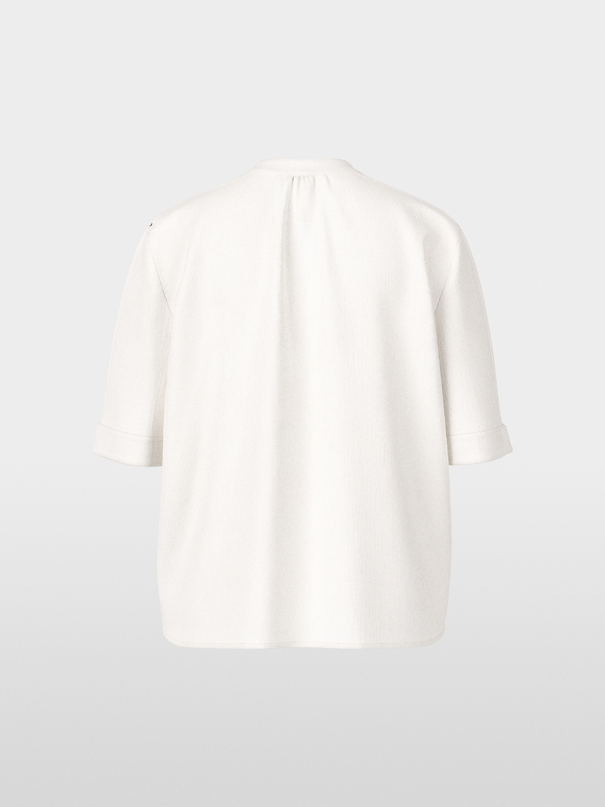 Short-sleeved blouse