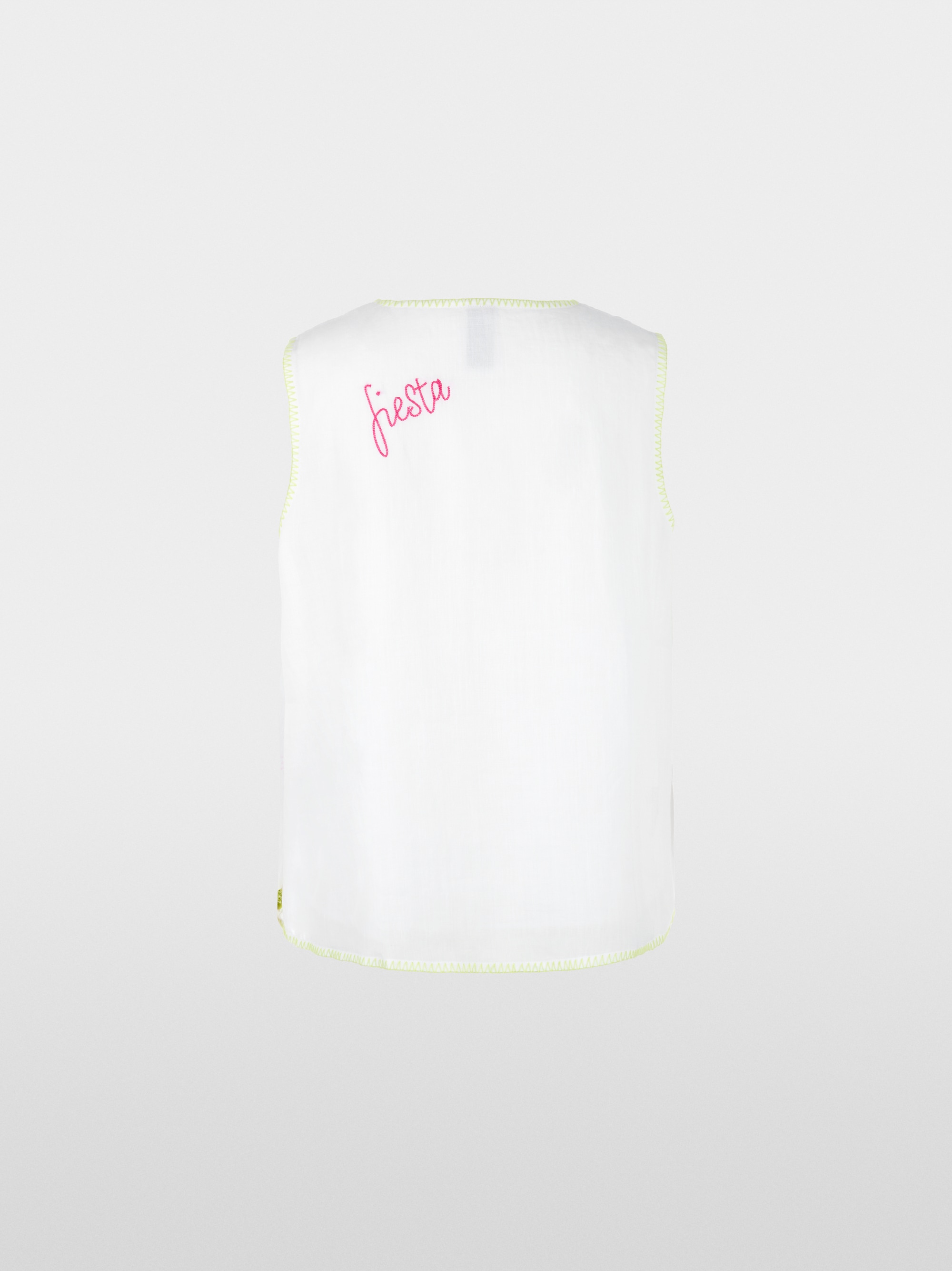 Loose top with embroidered patches
