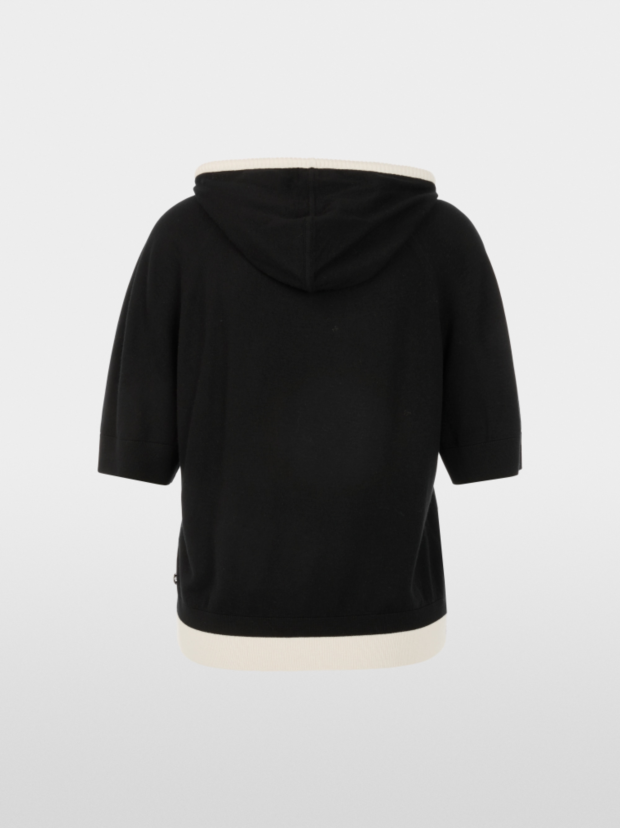 Fine-knit hoodie with contrast details
