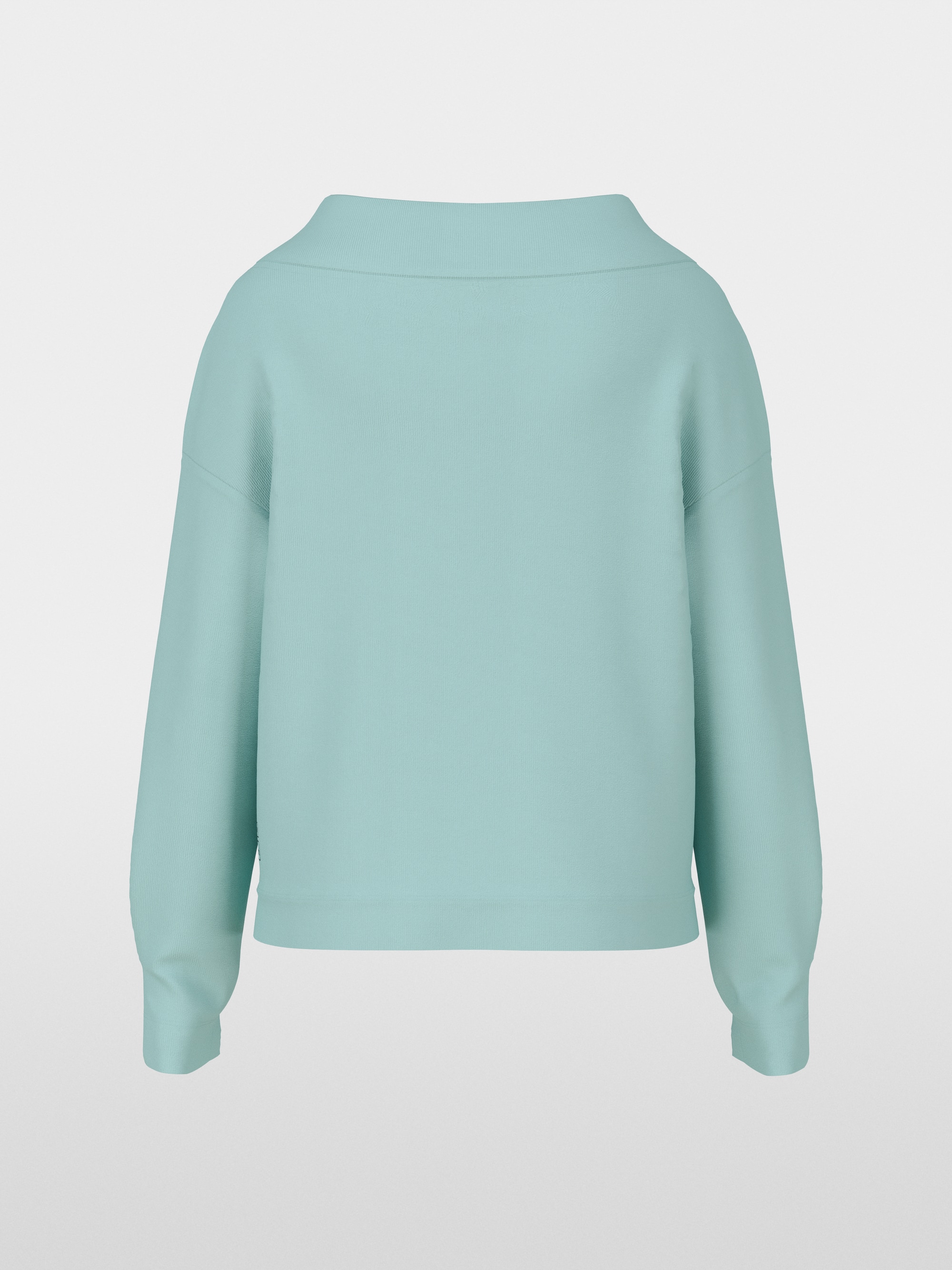 Long-sleeved shirt with boat neck