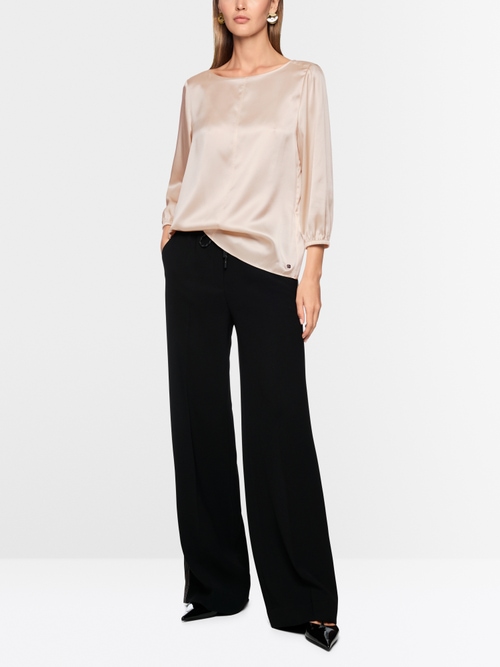 Vrouwelijke blouse van zuivere zijde