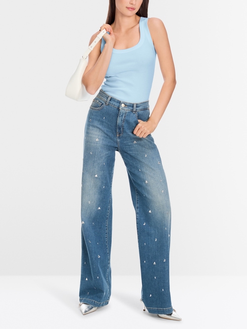 Slim-fit top