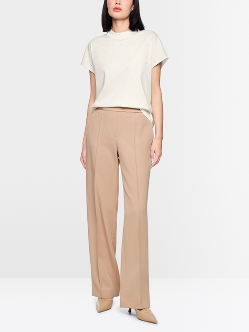 Short-sleeved T-shirt with hotfix stones