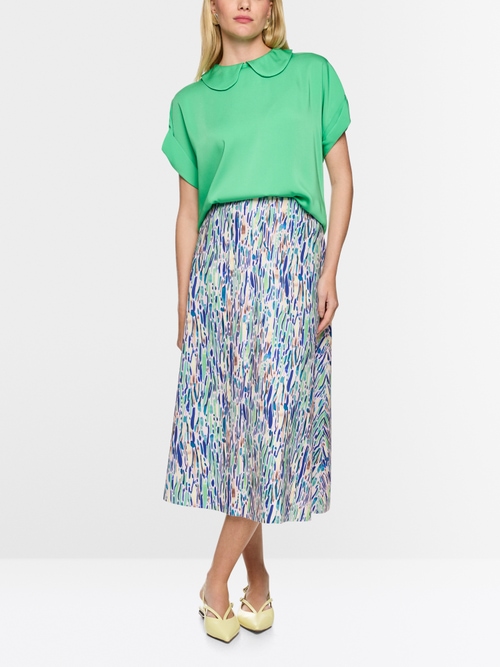 Flowing blouse with short sleeves