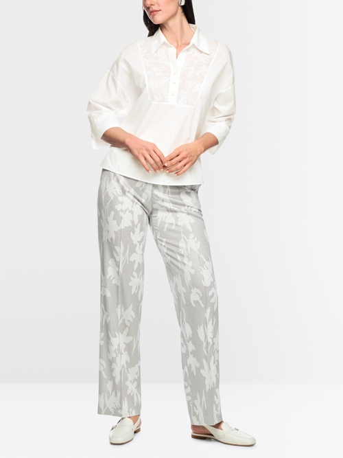 Blouse avec broderies florales