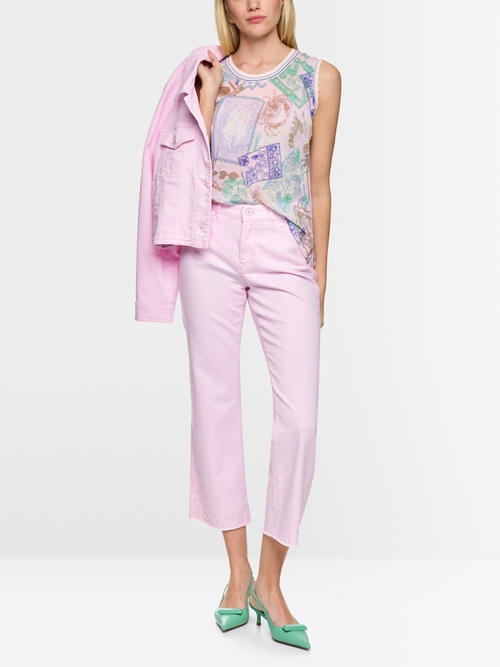 Sleeveless knitted top with stamp print