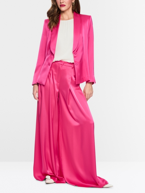 Elegant blazer with cinched waist