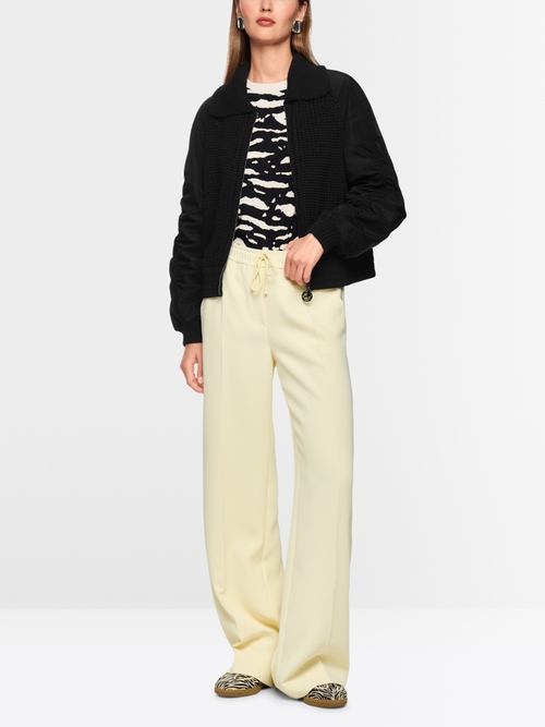 Cardigan Tricoté en Allemagne