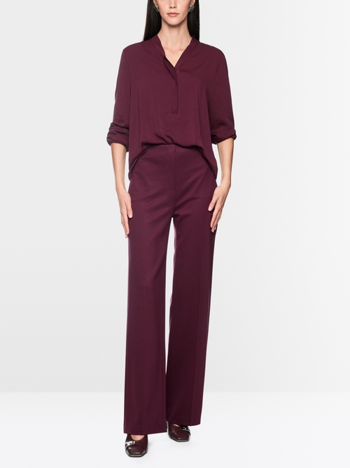 Loose-fitting blouse with V-neck