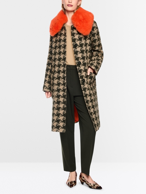 Houndstooth coat with faux fur collar