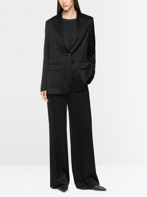 Blazer en satin avec bouton argenté
