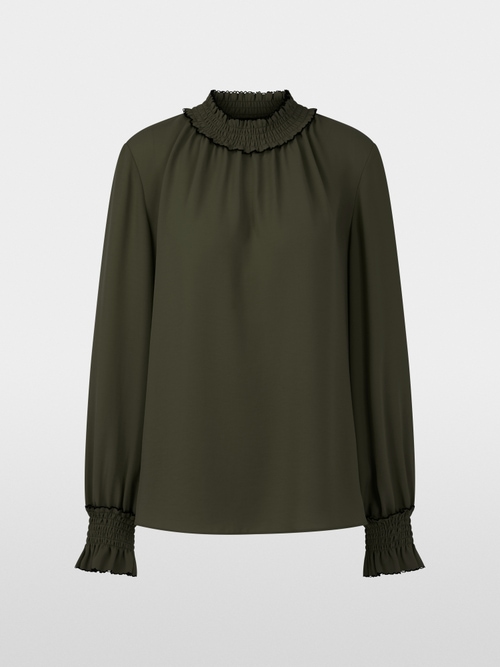 Loose-fitting blouse with smocking