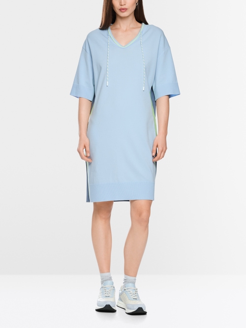 Robe en maille tricotée en Allemagne