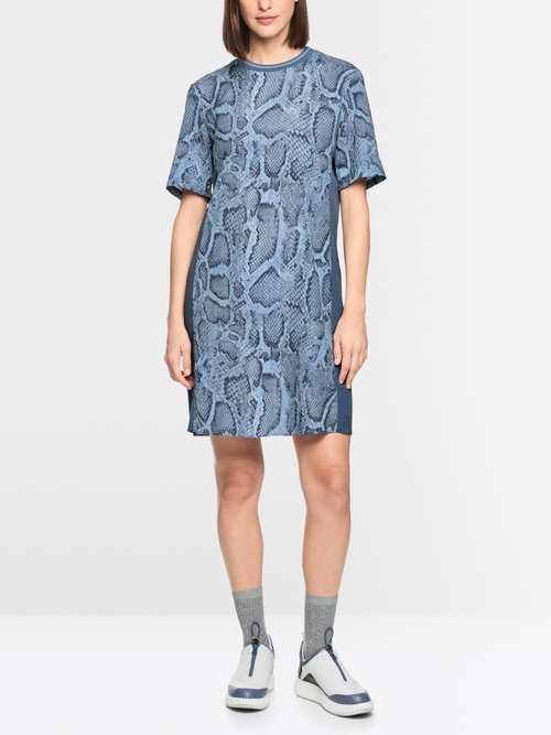 Loose-fitting dress with animal print