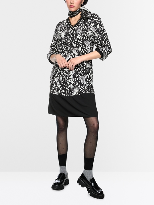 Dress with print and flounce