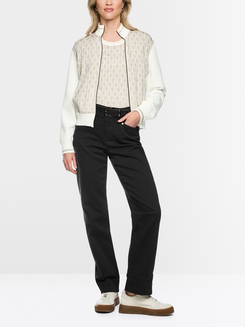 Cardigan tricoté en Allemagne