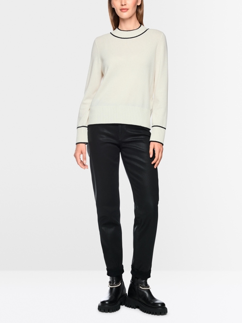 Knitted jumper with contrasting trim