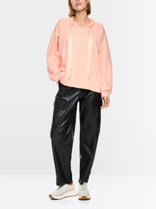 Oversized sweatshirt with hotfix stones