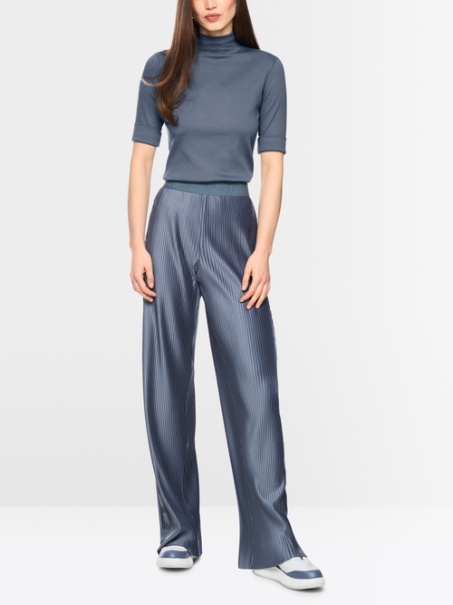 Basic shirt with stand-up collar