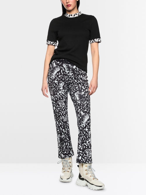 T-shirt with leopard-print sleeves