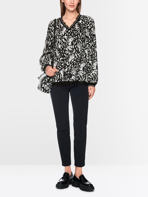 Loose-fitting printed blouse