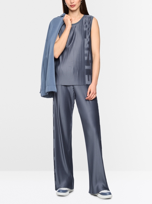 Top with pleats
