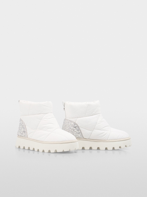 Slip-on boots with glitter details