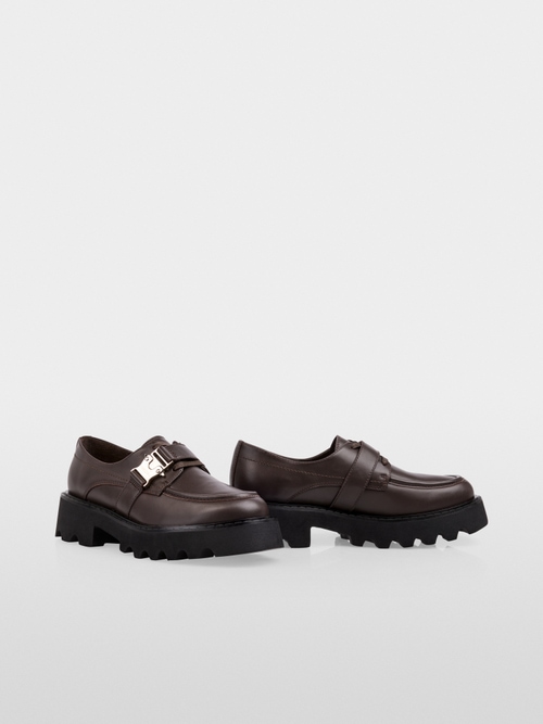 Loafers with buckle straps