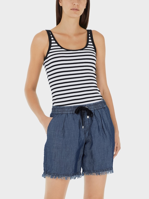 Hooped top with a ribbed design