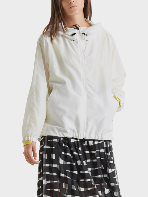 Leichte Nylonjacke