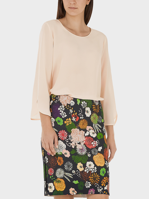Ongecompliceerde zijden blouse