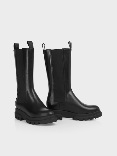 Distinctive Chelsea boots