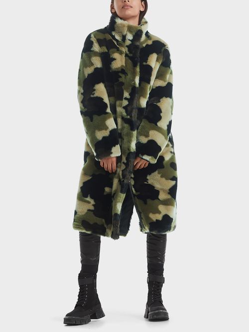 Mantel in camouflagelook