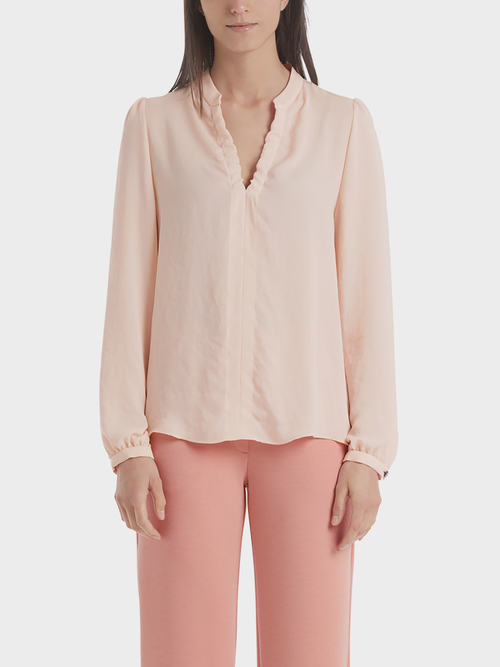 Blouse with feminine details